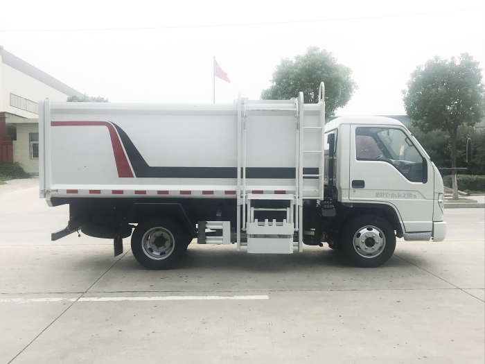 福田小卡之星3側(cè)掛桶式垃圾車(chē)