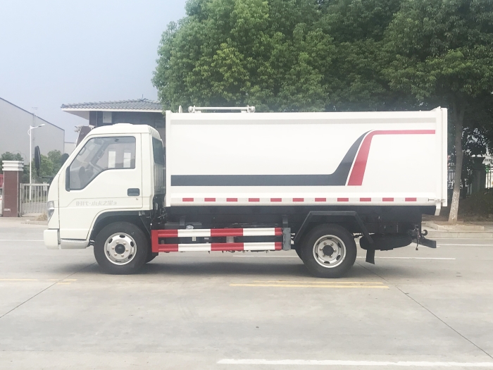 福田小卡之星3側(cè)掛桶式垃圾車(chē)