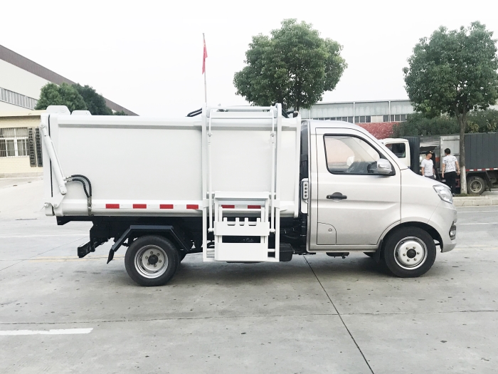 長(zhǎng)安側(cè)掛桶式垃圾車