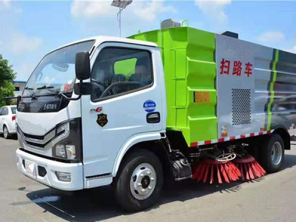 東風(fēng)多利卡國(guó)六5方掃路車